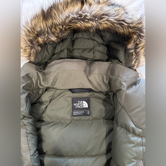 The North Face Arctic II Waterproof 550-Fill-Power Down Parka with Faux Fur Trim - Picture 5 of 6